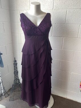 Sleeveless Lace Bodice Tiered Maxi Dress in Deep Purple
